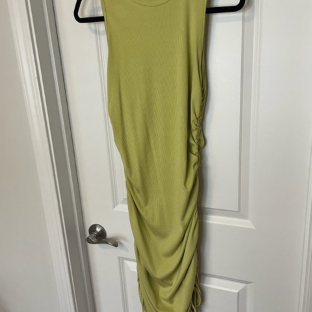 Illa Illa - Ruched Ribbed Bodycon Midi Dress - Picture 3 of 6
